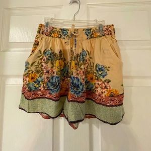 Francesca’s Floral Shorts Small